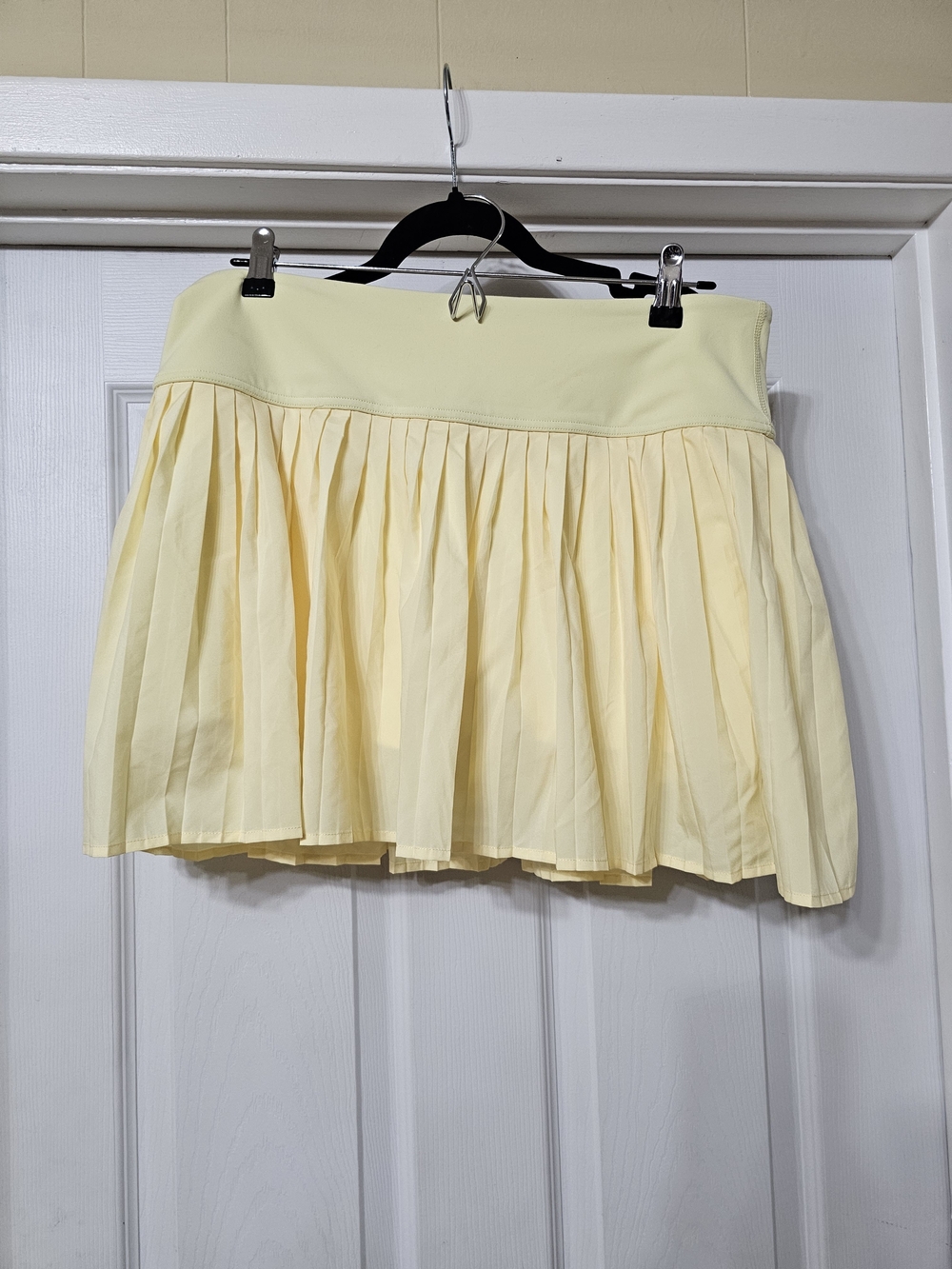 Fabletics Pale Yellow Pleated Tennis Skort